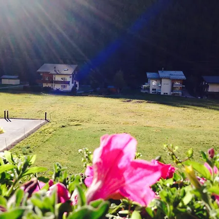 Alcazar Apartament *